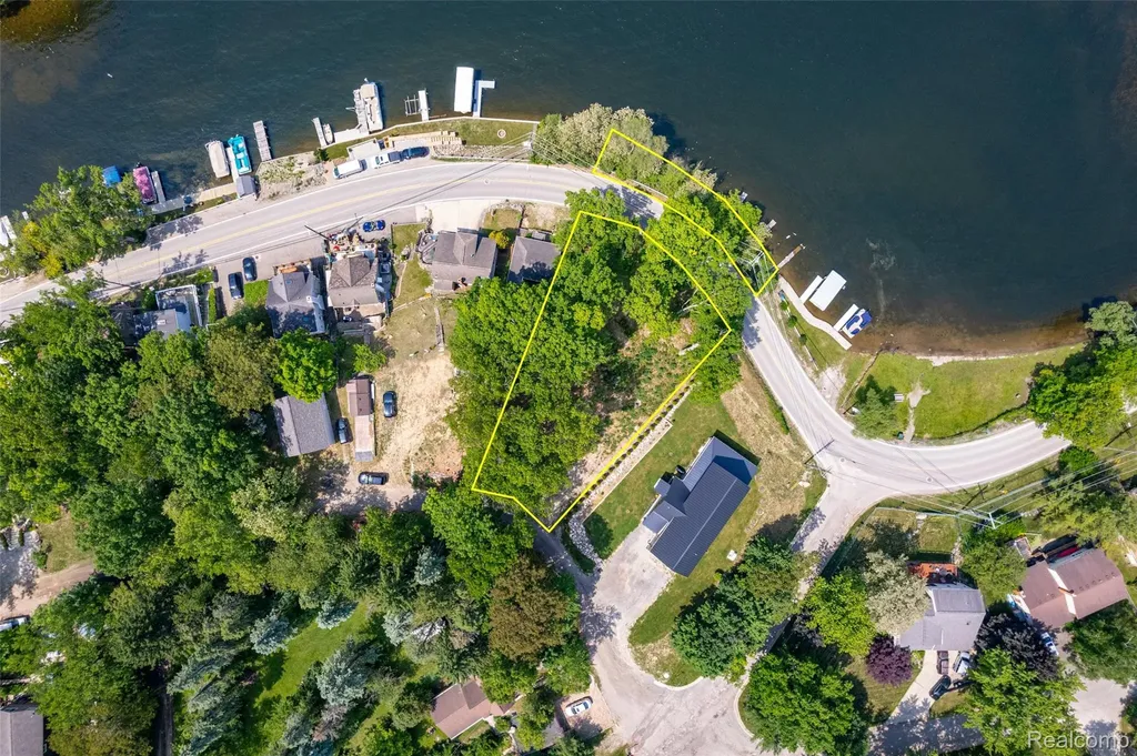 411 Heights Road Lake Orion Village MI 48362