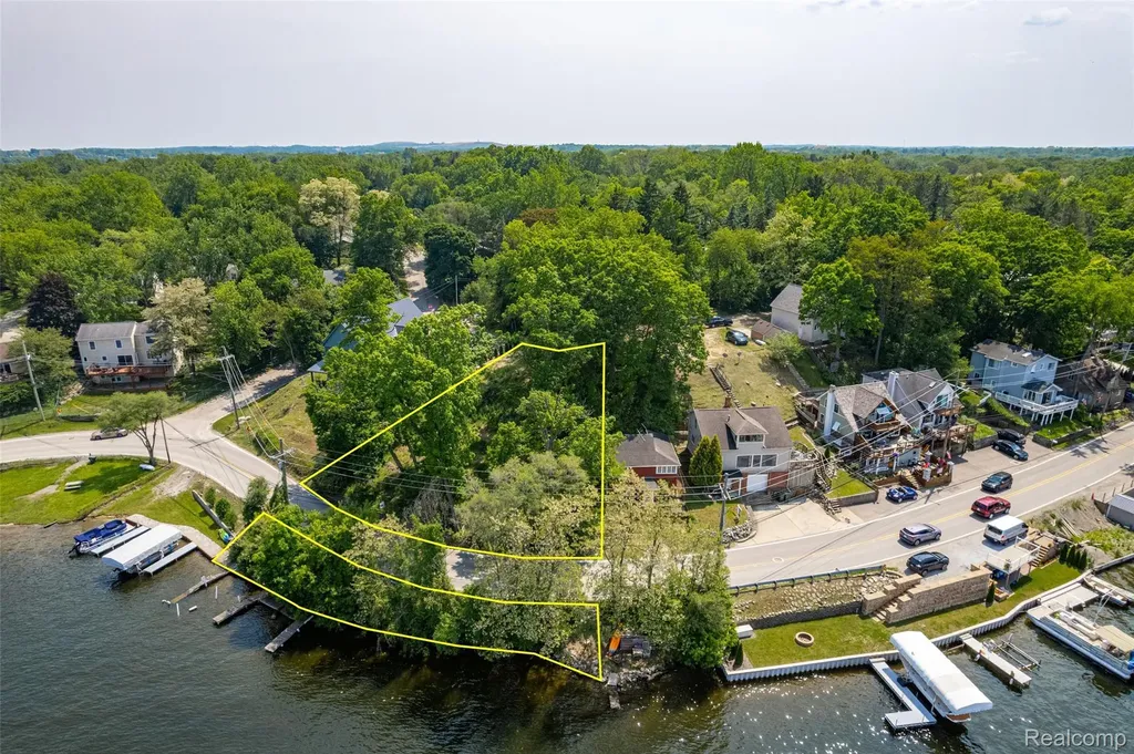 411 Heights Road Lake Orion Village MI 48362