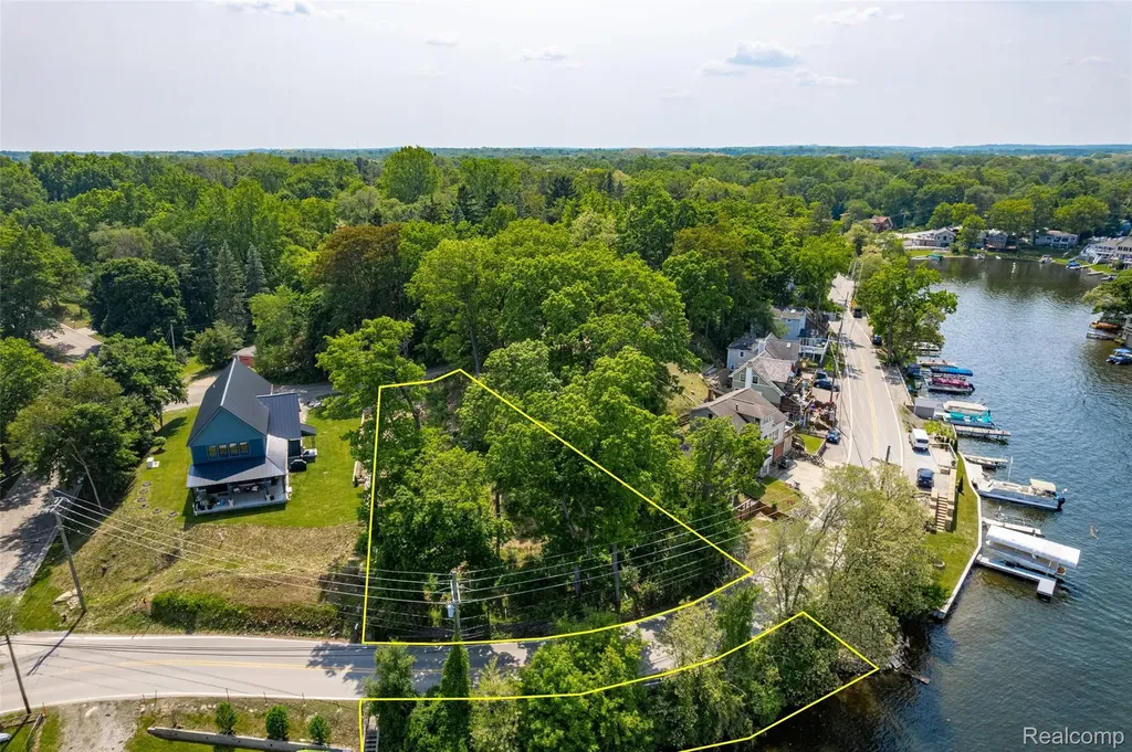 411 Heights Road Lake Orion Village MI 48362