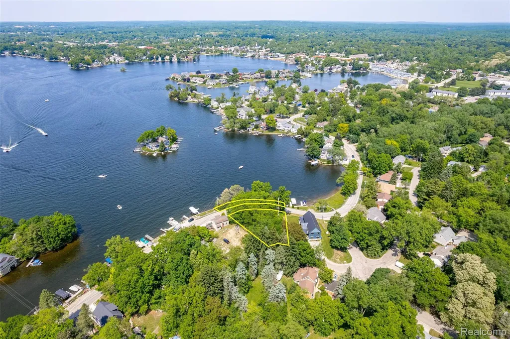 411 Heights Road Lake Orion Village MI 48362