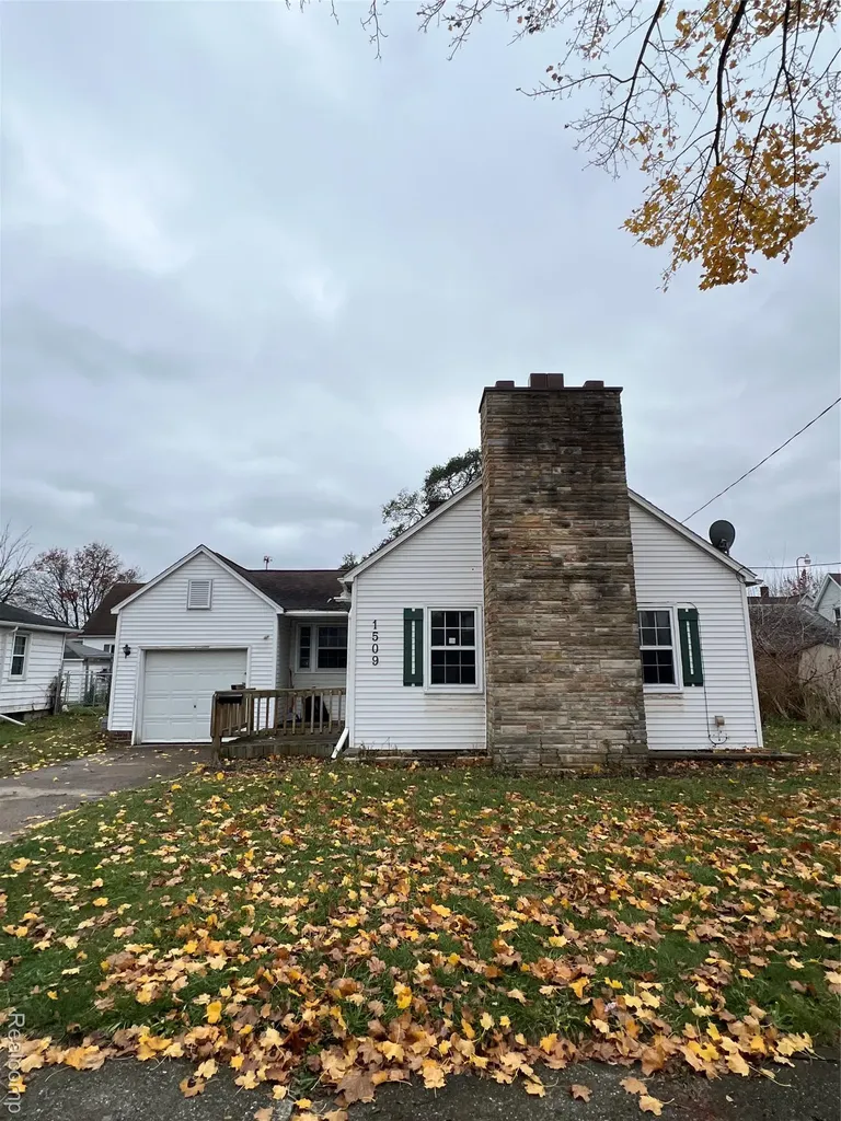 1509 Monroe Street Saginaw City MI 48602