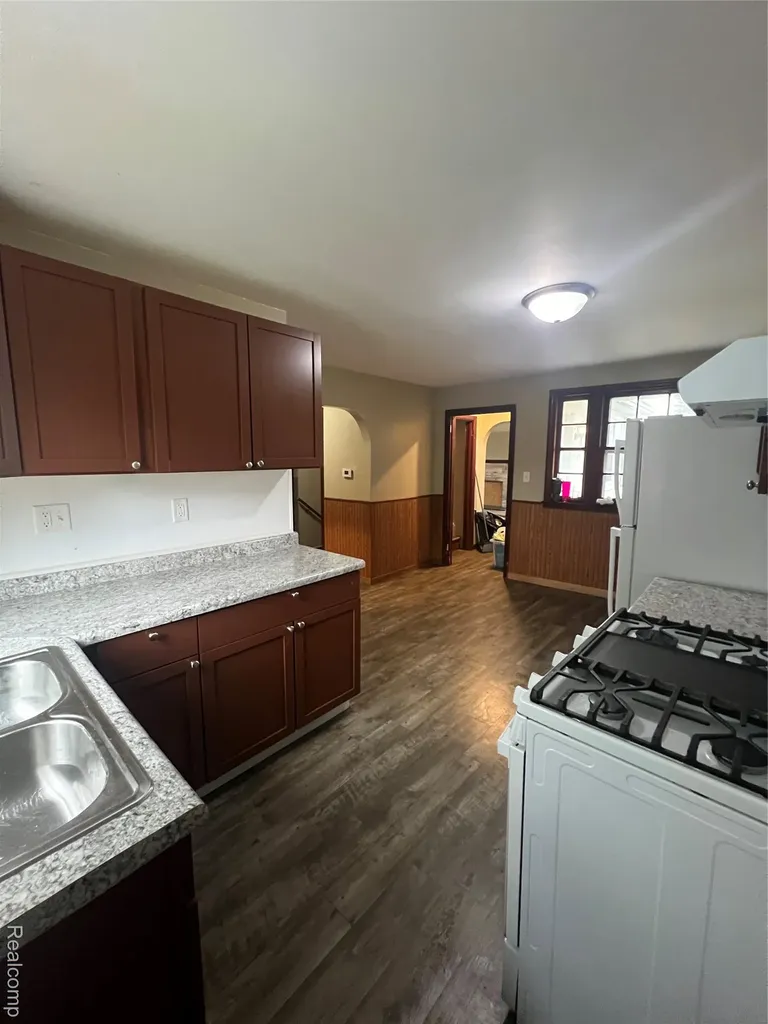 1509 Monroe Street Saginaw City MI 48602