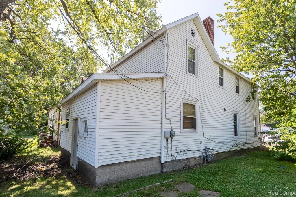 1012 8th Street Port Huron City MI 48060