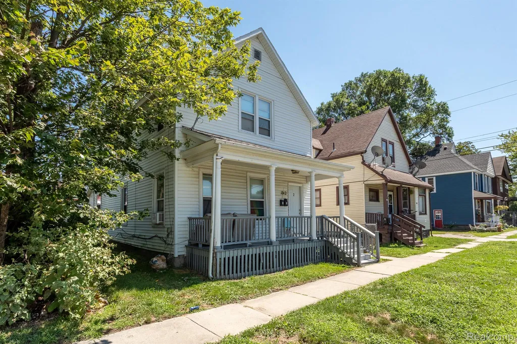 1012 8th Street Port Huron City MI 48060
