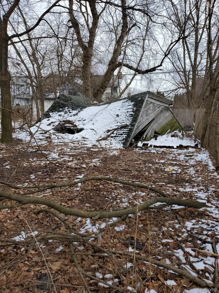 18430 Westphalia Street Detroit City MI 48205
