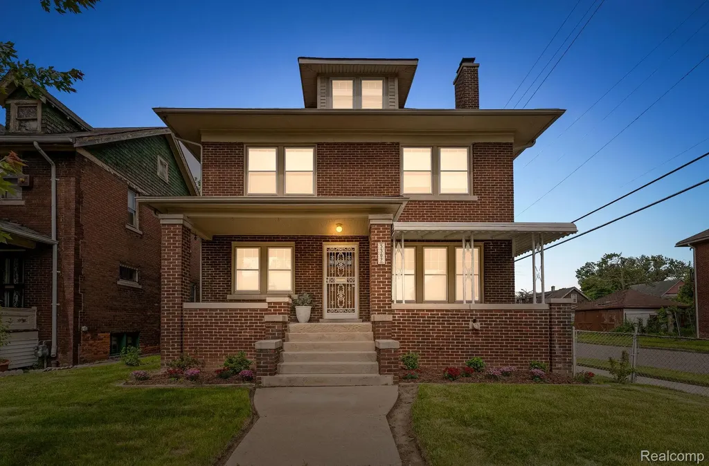 5302 Burns Street Detroit City MI 48213