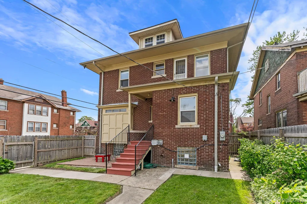 5302 Burns Street Detroit City MI 48213