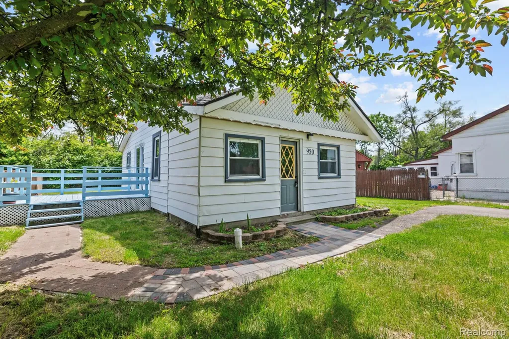 950 Auburndale Avenue Ypsilanti City MI 48198