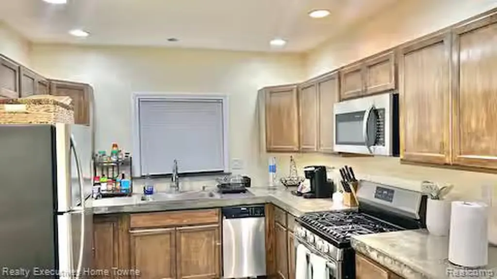 1914 Edison Street Detroit City MI 48206