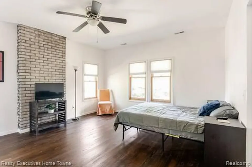 1914 Edison Street Detroit City MI 48206