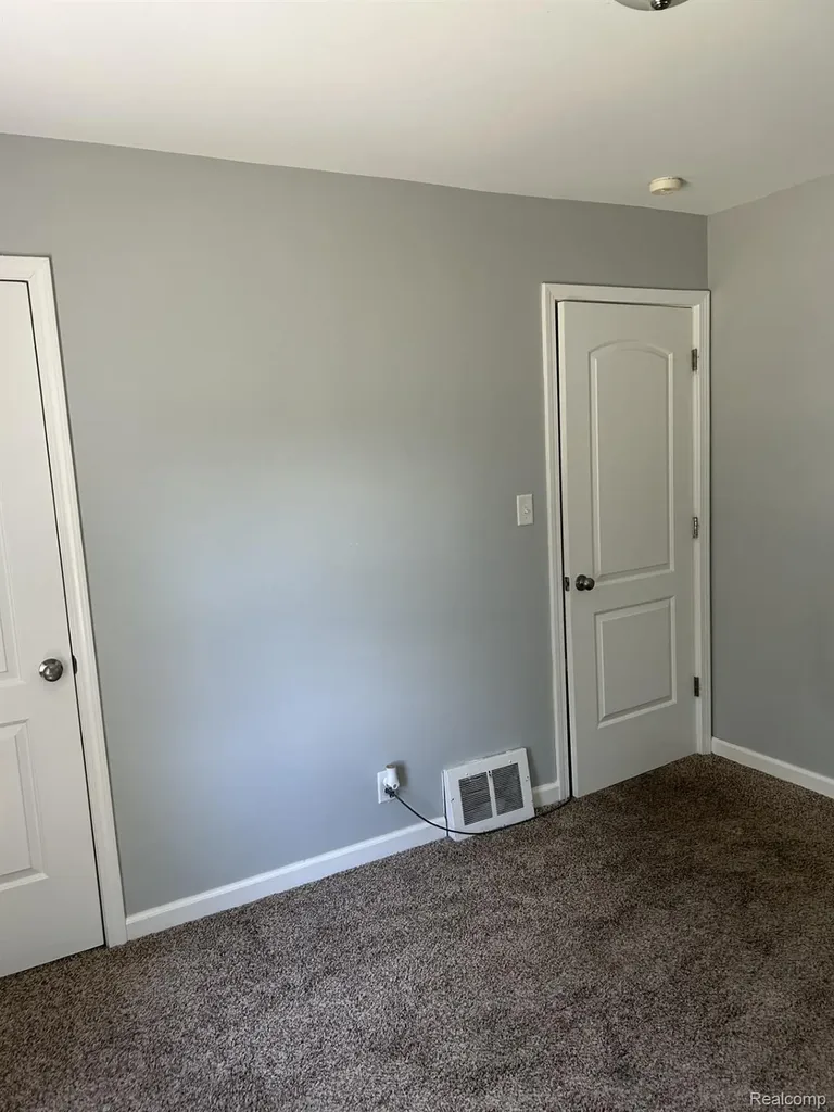 25587 Ivanhoe Redford Charter Township MI 48239