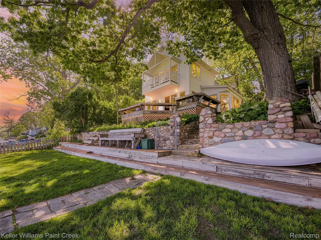 227 Ora Road Oxford Charter Township MI 48371