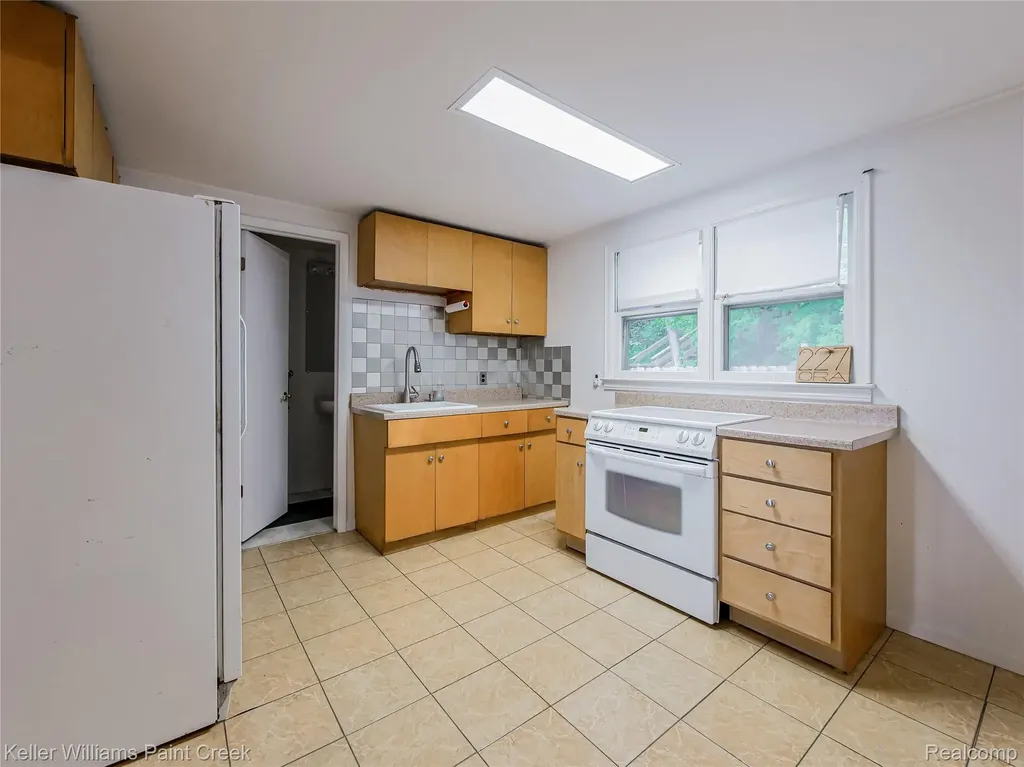 227 Ora Road Oxford Charter Township MI 48371