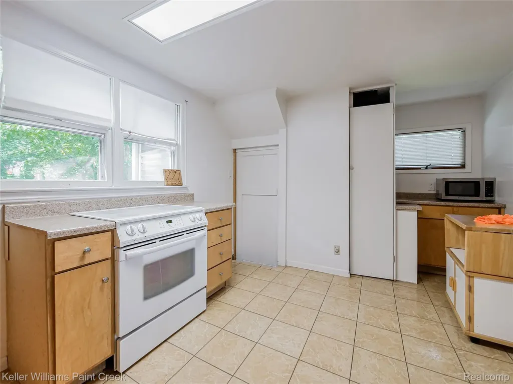 227 Ora Road Oxford Charter Township MI 48371