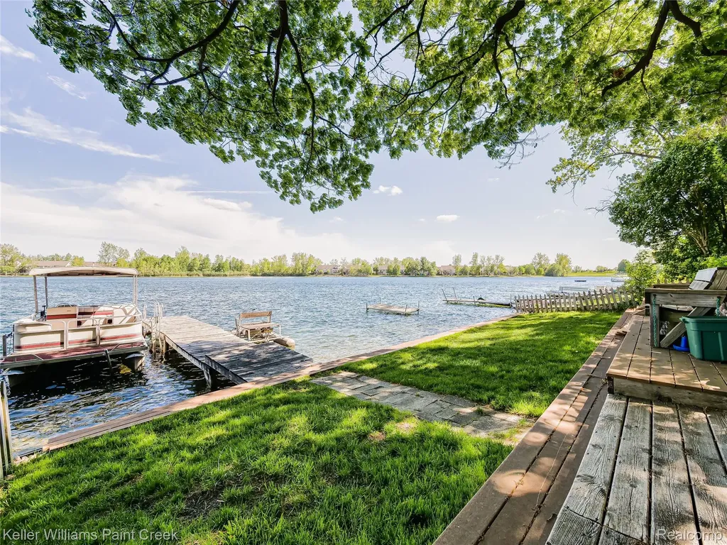 227 Ora Road Oxford Charter Township MI 48371