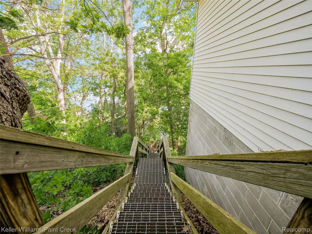 227 Ora Road Oxford Charter Township MI 48371