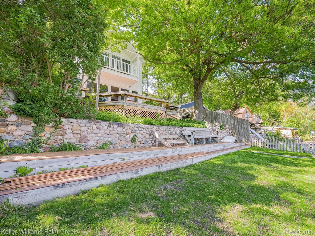 227 Ora Road Oxford Charter Township MI 48371