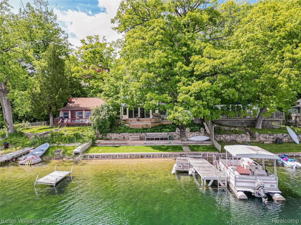 227 Ora Road Oxford Charter Township MI 48371