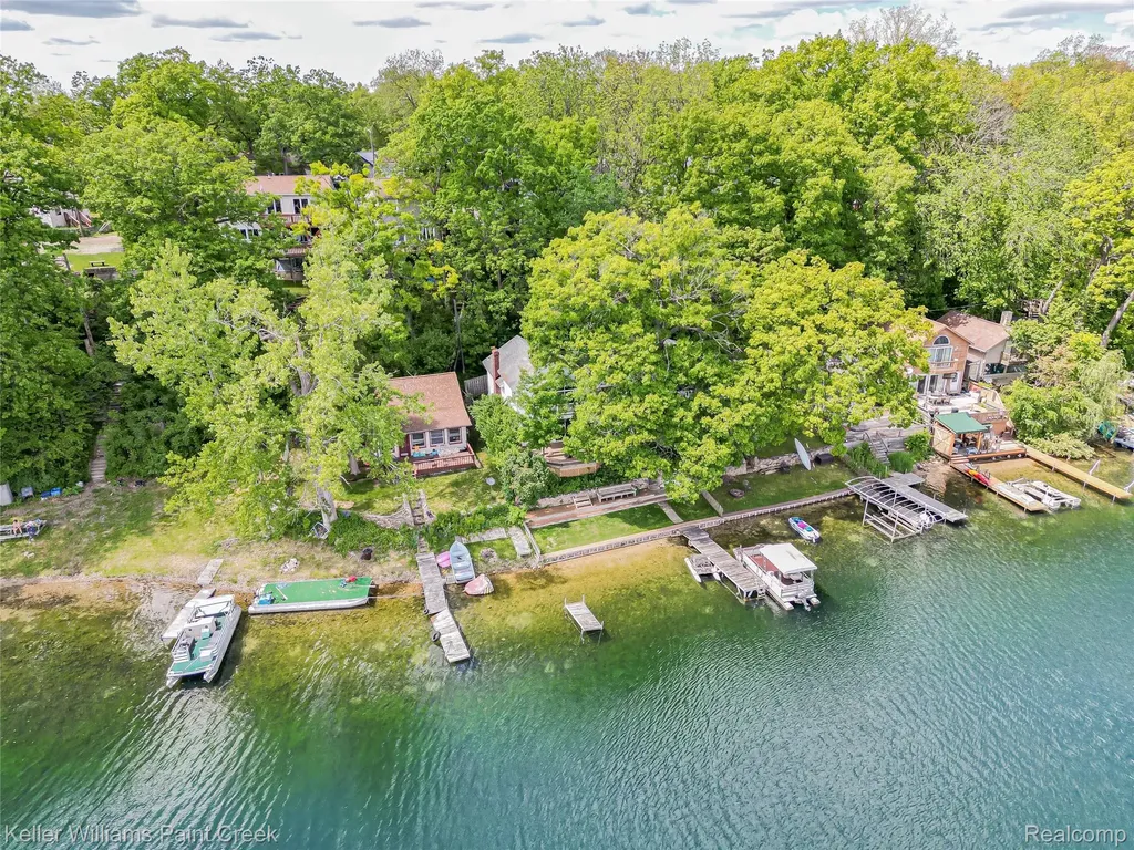 227 Ora Road Oxford Charter Township MI 48371