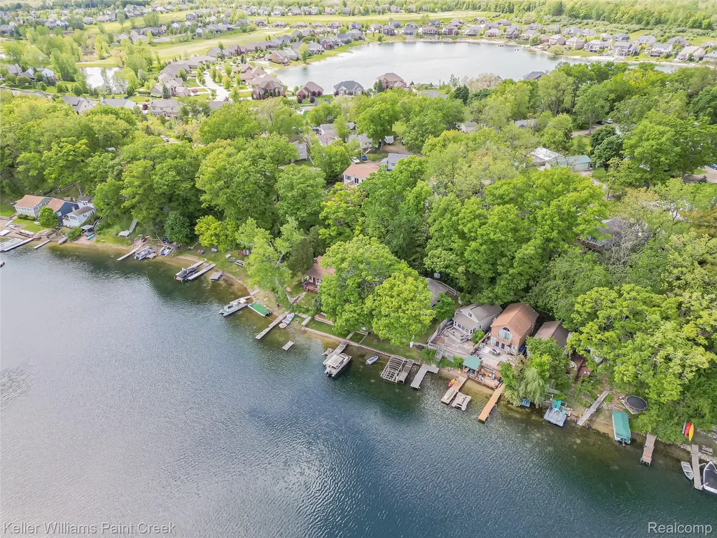 227 Ora Road Oxford Charter Township MI 48371