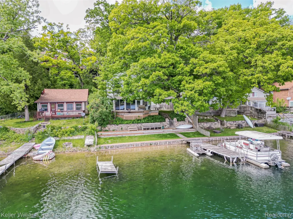 227 Ora Road Oxford Charter Township MI 48371