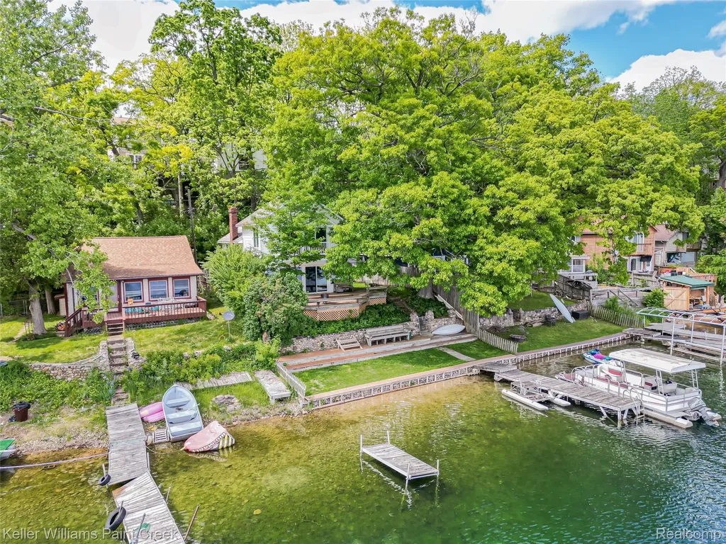 227 Ora Road Oxford Charter Township MI 48371