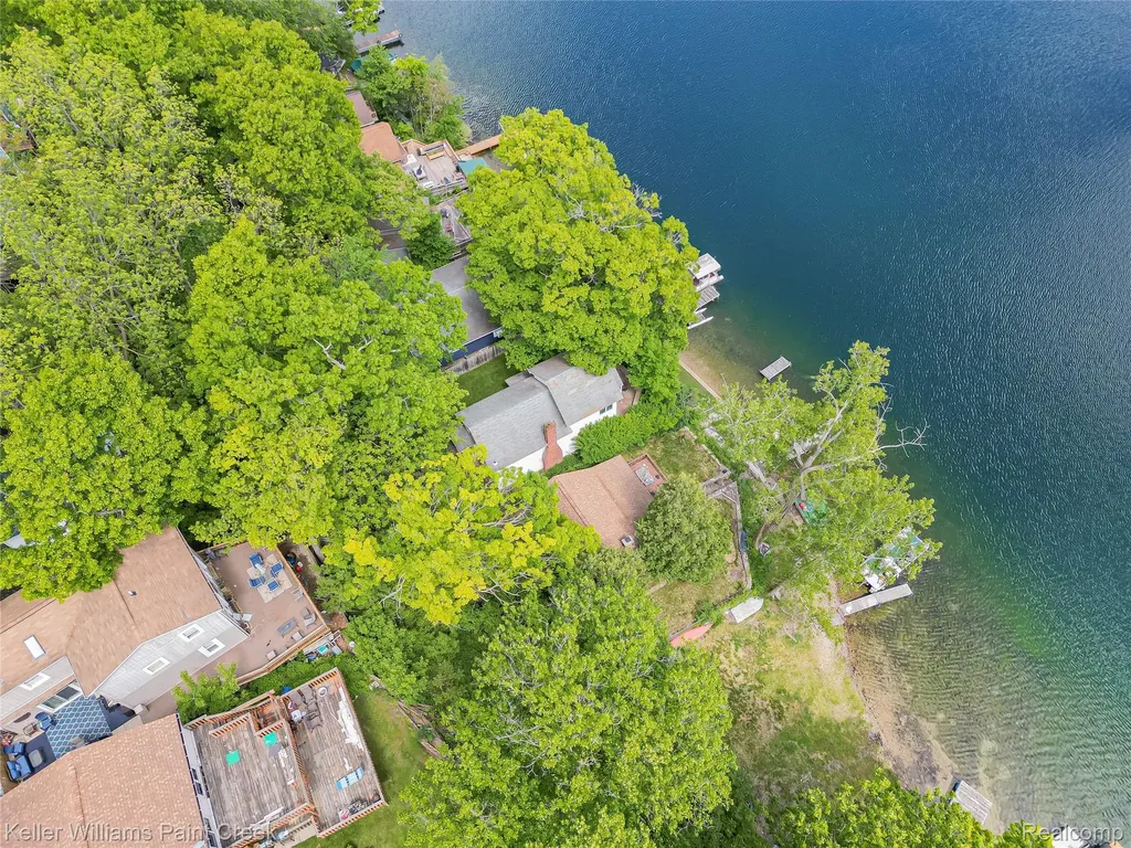 227 Ora Road Oxford Charter Township MI 48371