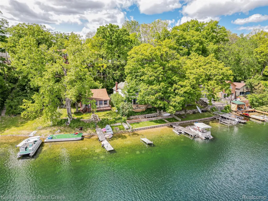 227 Ora Road Oxford Charter Township MI 48371