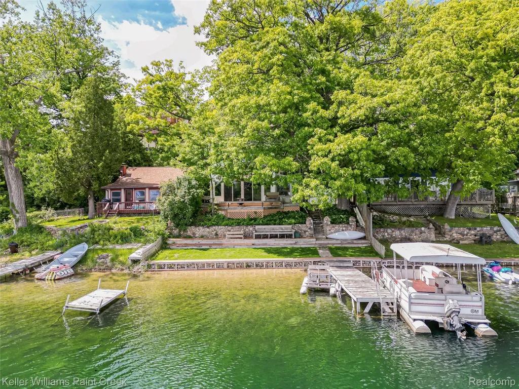 227 Ora Road Oxford Charter Township MI 48371