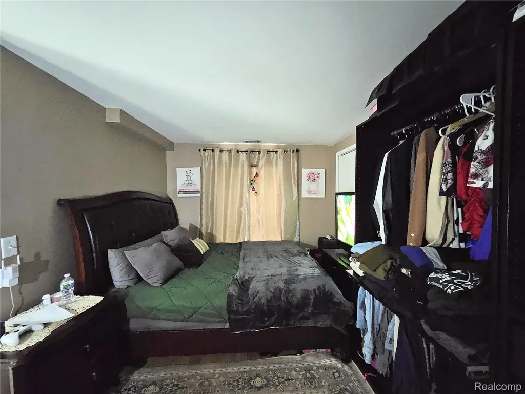22189 Albion Avenue Farmington Hills City MI 48336