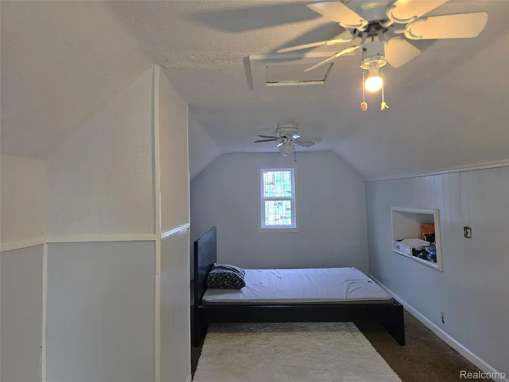 22189 Albion Avenue Farmington Hills City MI 48336