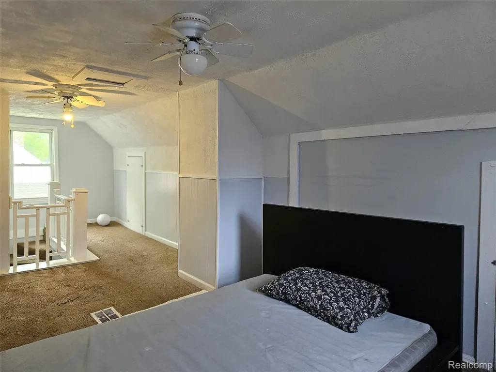 22189 Albion Avenue Farmington Hills City MI 48336