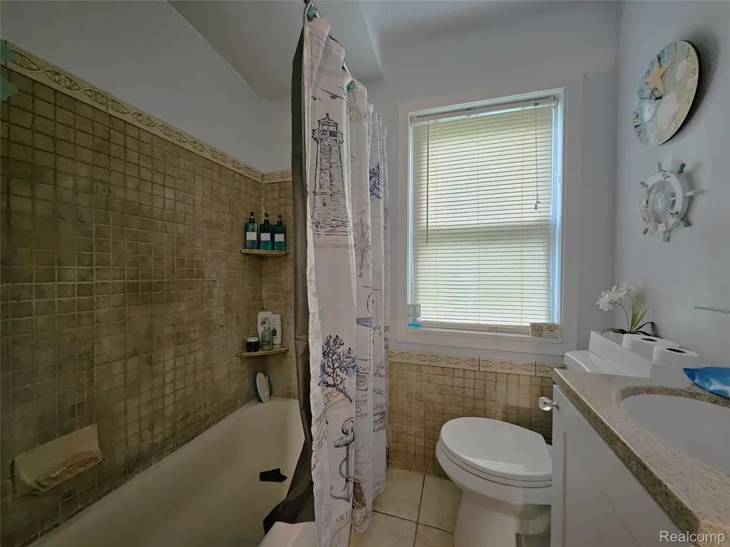 22189 Albion Avenue Farmington Hills City MI 48336