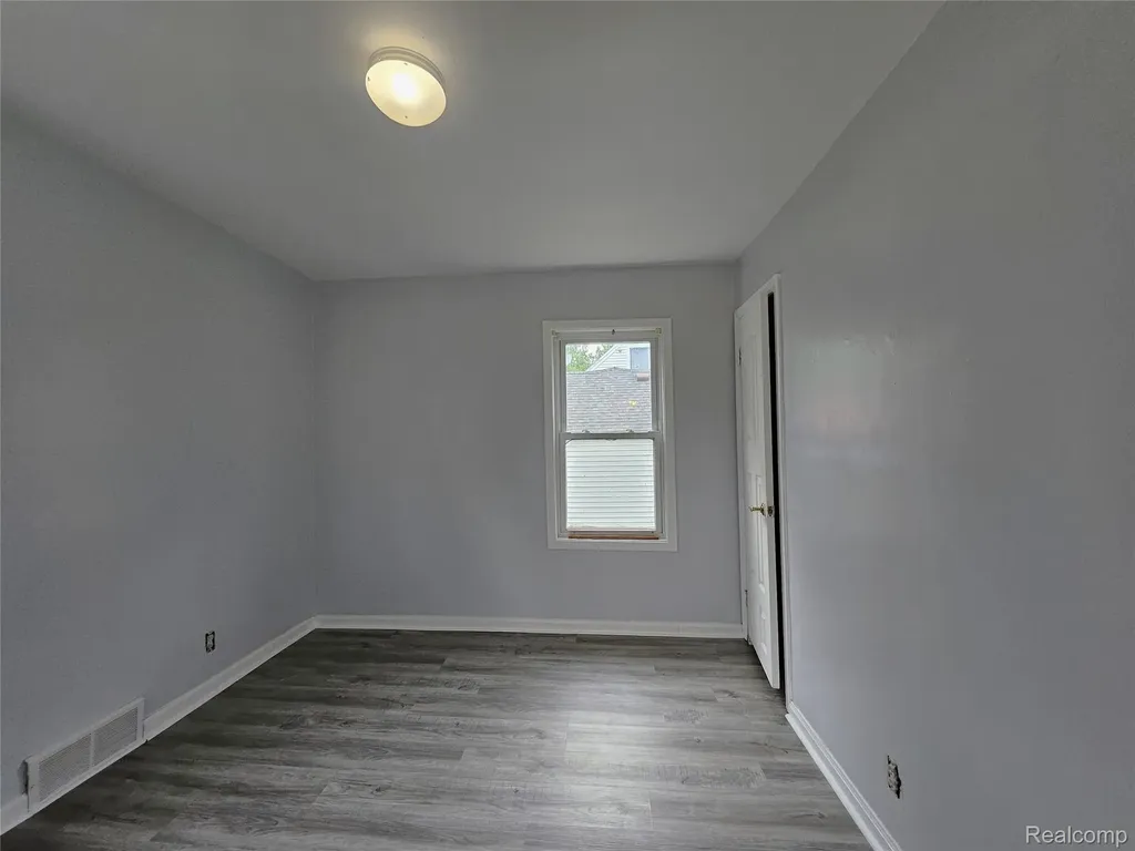 22189 Albion Avenue Farmington Hills City MI 48336