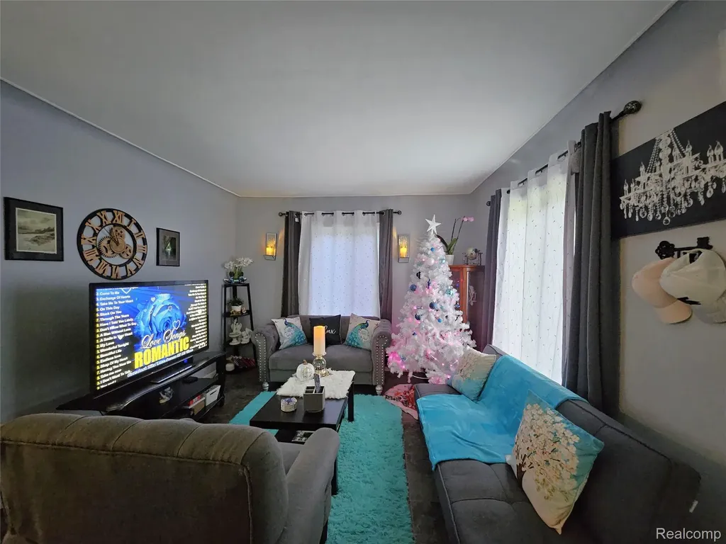 22189 Albion Avenue Farmington Hills City MI 48336