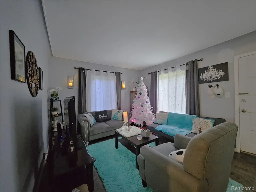 22189 Albion Avenue Farmington Hills City MI 48336