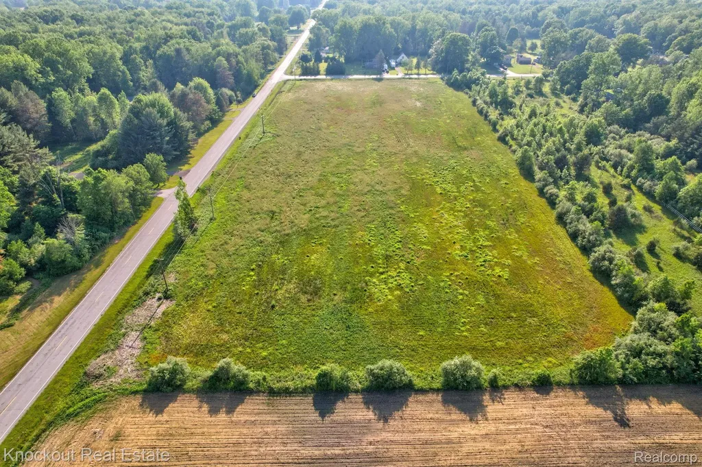 Vl Fort Road Bridgeport Charter Township MI 48415