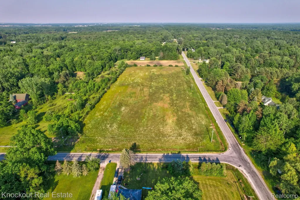 Vl Fort Road Bridgeport Charter Township MI 48415