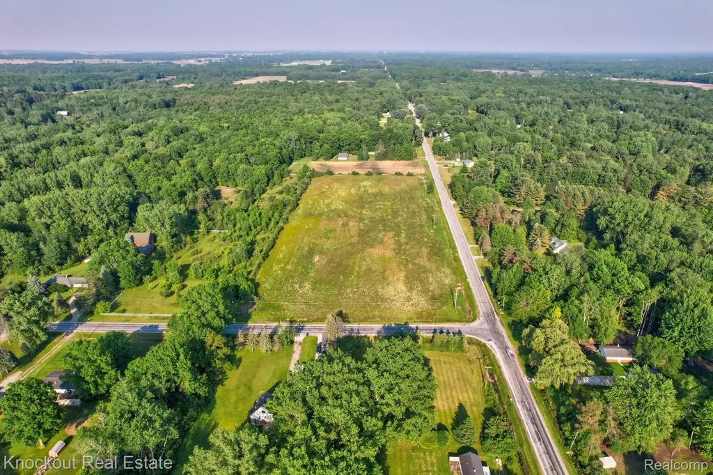Vl Fort Road Bridgeport Charter Township MI 48415
