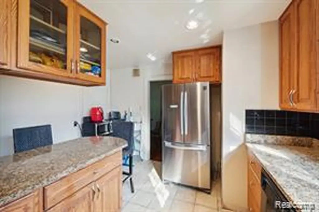19565 Cumberland Way Detroit City MI 48203