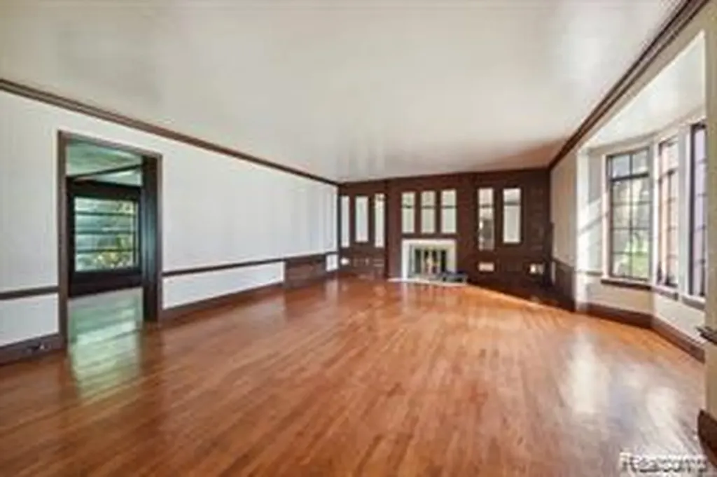 19565 Cumberland Way Detroit City MI 48203