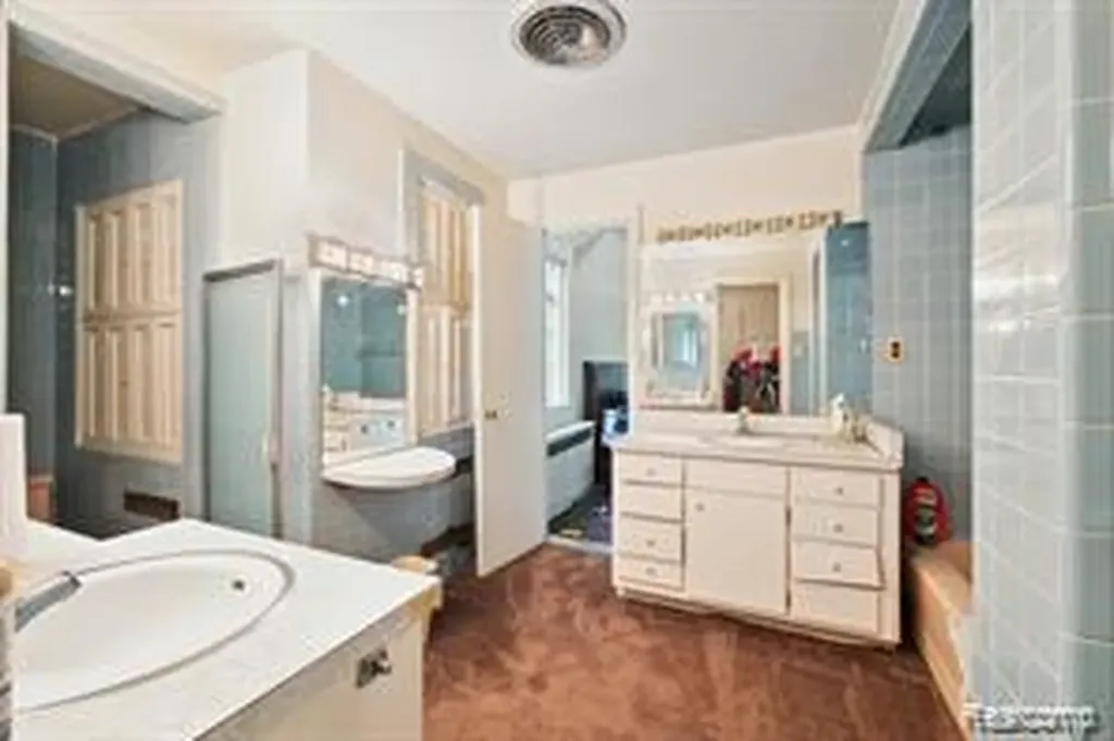 19565 Cumberland Way Detroit City MI 48203