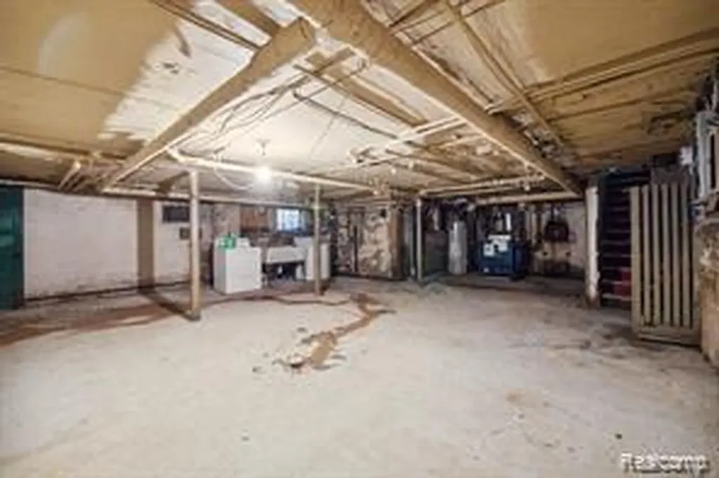 19565 Cumberland Way Detroit City MI 48203