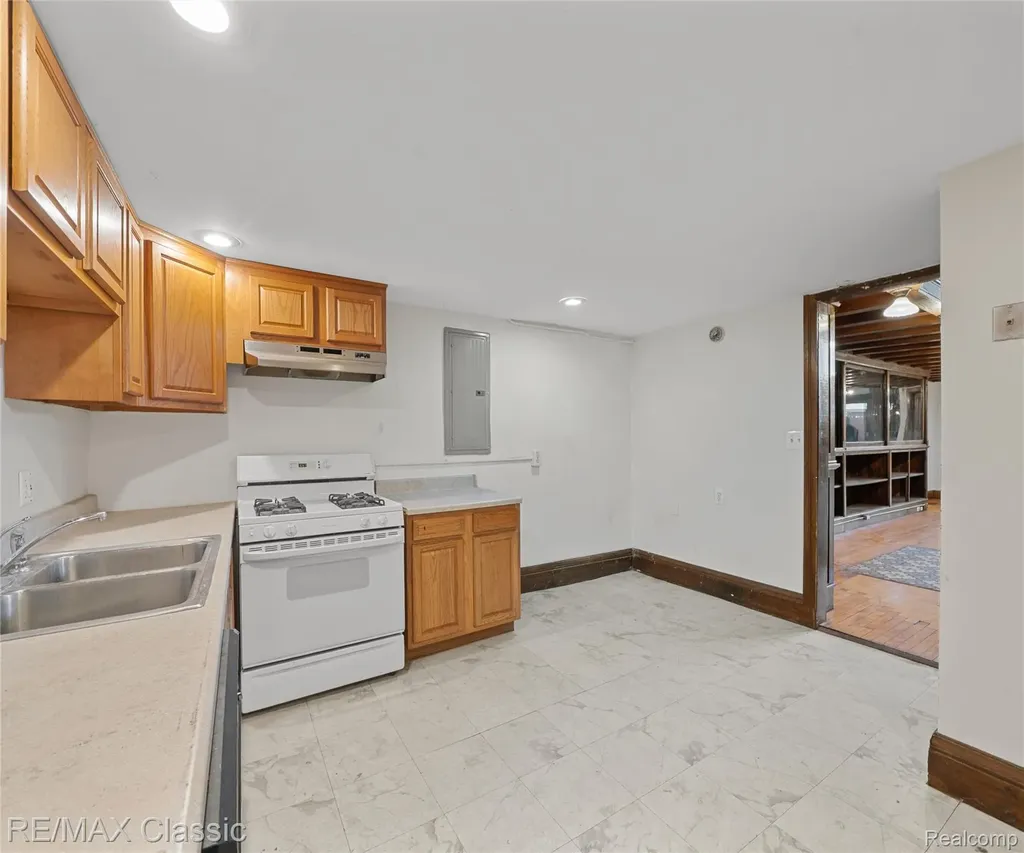 5101 Trumbull Street Detroit City MI 48208