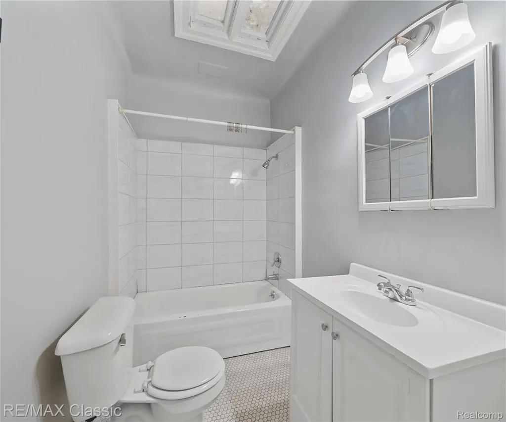 5101 Trumbull Street Detroit City MI 48208