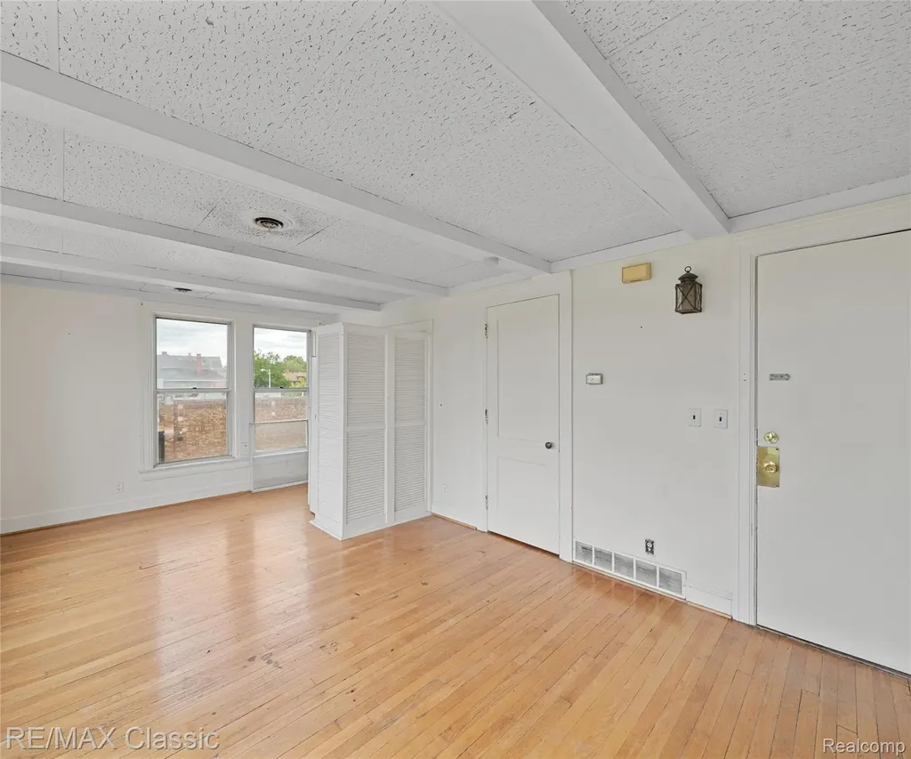 5101 Trumbull Street Detroit City MI 48208