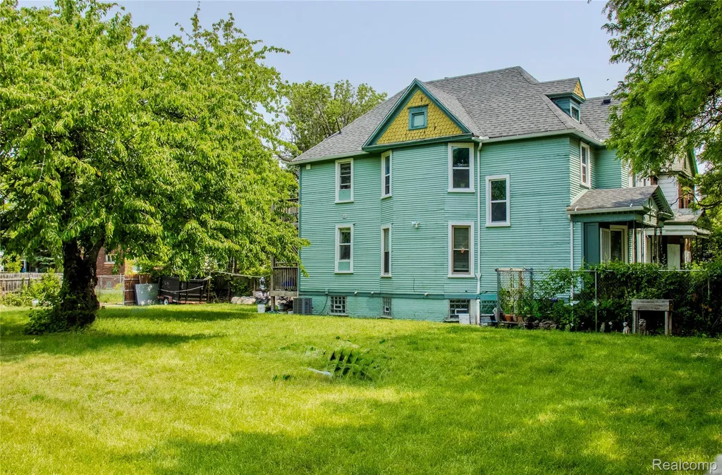 403 Mt Vernon Street Detroit City MI 48202