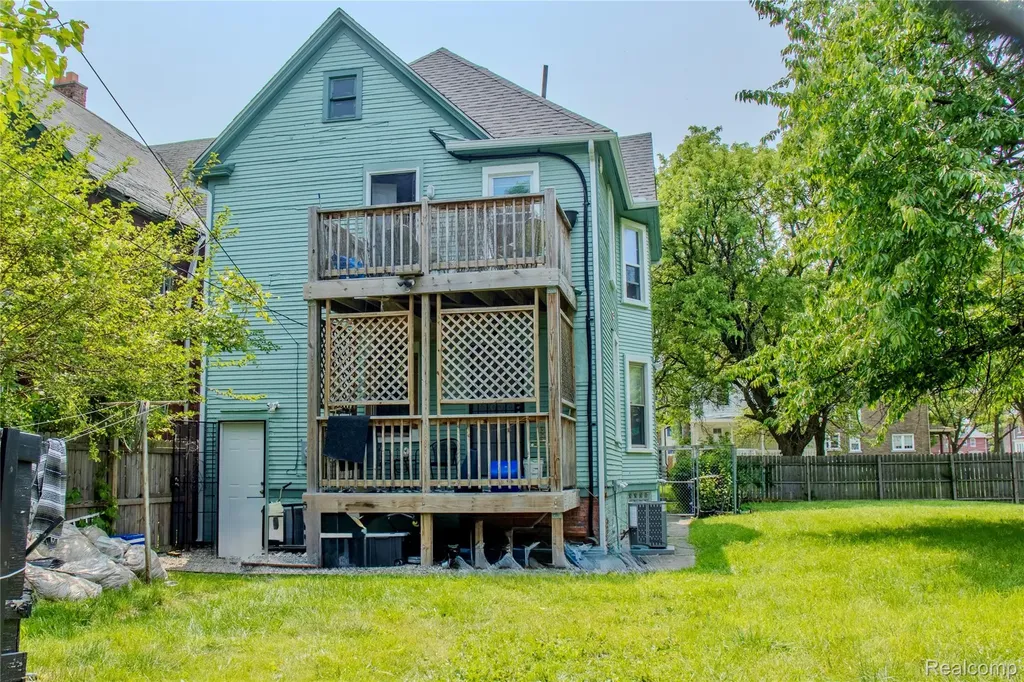 403 Mt Vernon Street Detroit City MI 48202