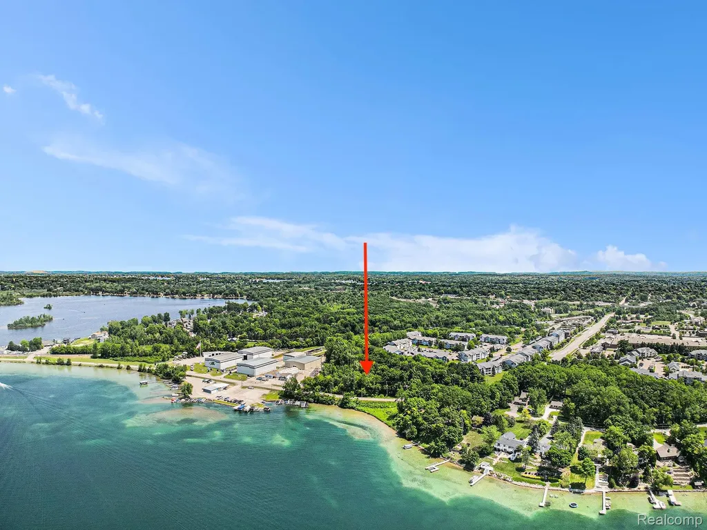 3382 W Silver Lake Road Fenton City MI 48430