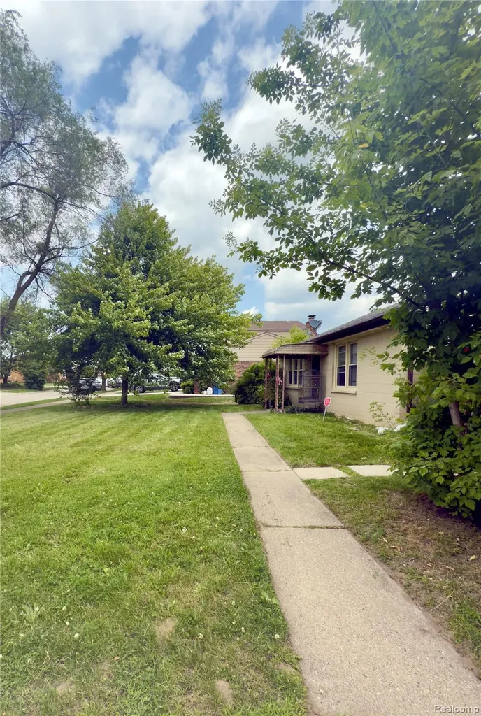 148 Rosemary Street Dearborn Heights City MI 48127